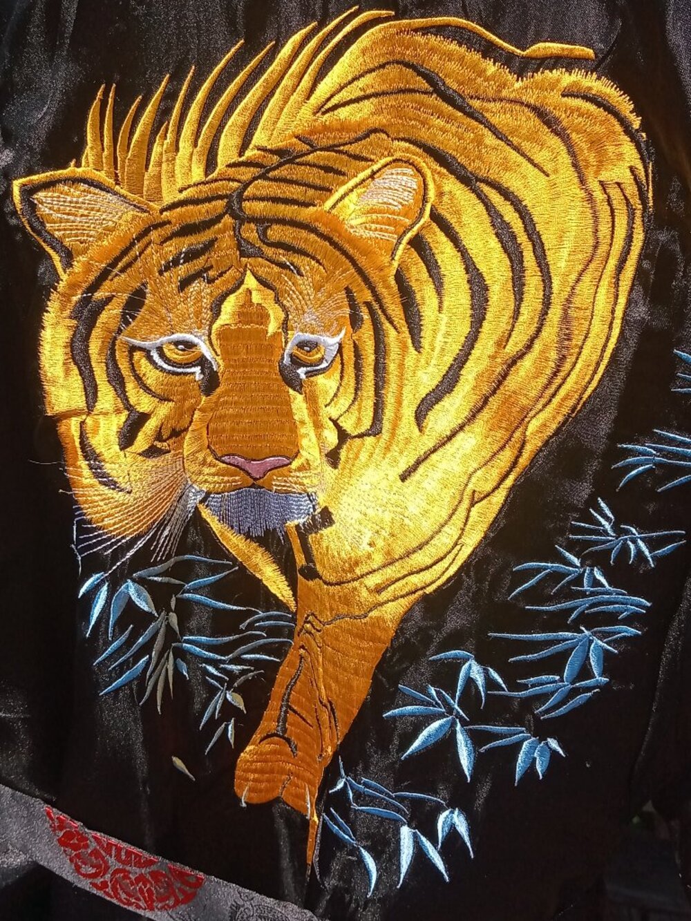 Reversible Tiger Robe - Picture 5 of 10